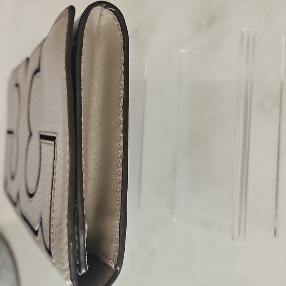 Tory Burch Clutch w/ Chain & Insert - Picture 12 of 13